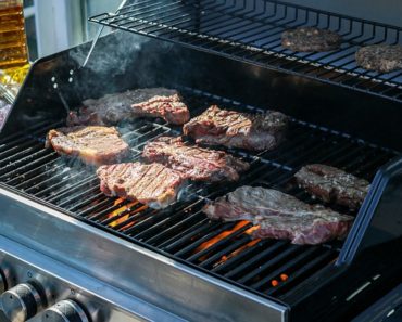 Top 7 Best Gas Grills Under $300 – Reviews & Buying Guide