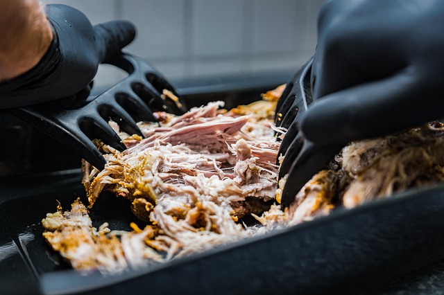How to smoke pulled pork: Grilling Safety Tips